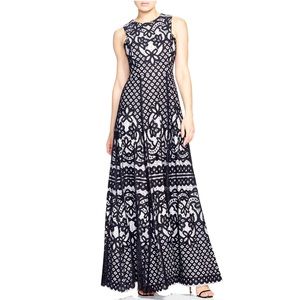 Beautiful Vera Wang lace lace overlay Maxi dress. Size 8
